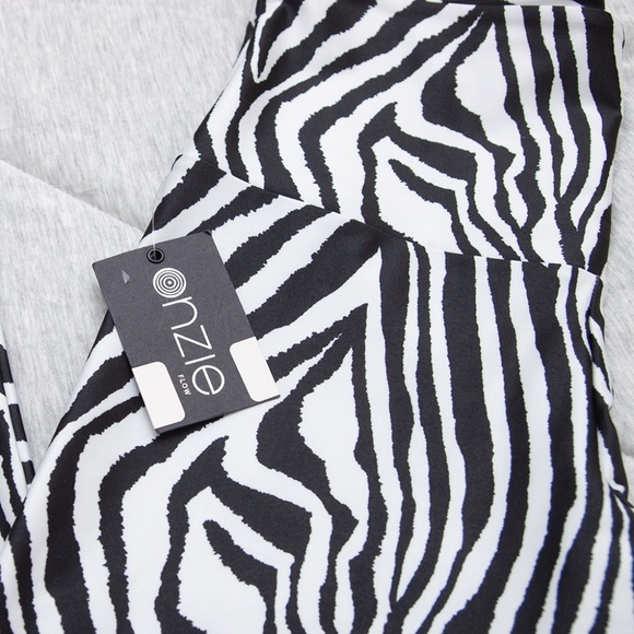 Onzie High Rise Legging Zebra Stripe - Picture 2 of 9